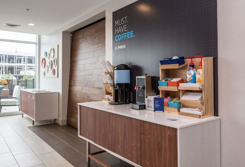 هتل Holiday Inn Express & Suites Allen Park, An Ihg