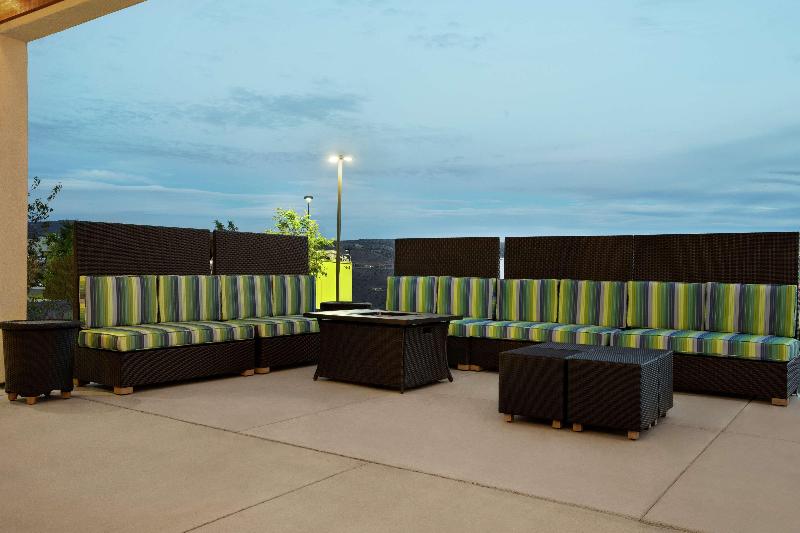 هتل Home2 Suites By Hilton Elko