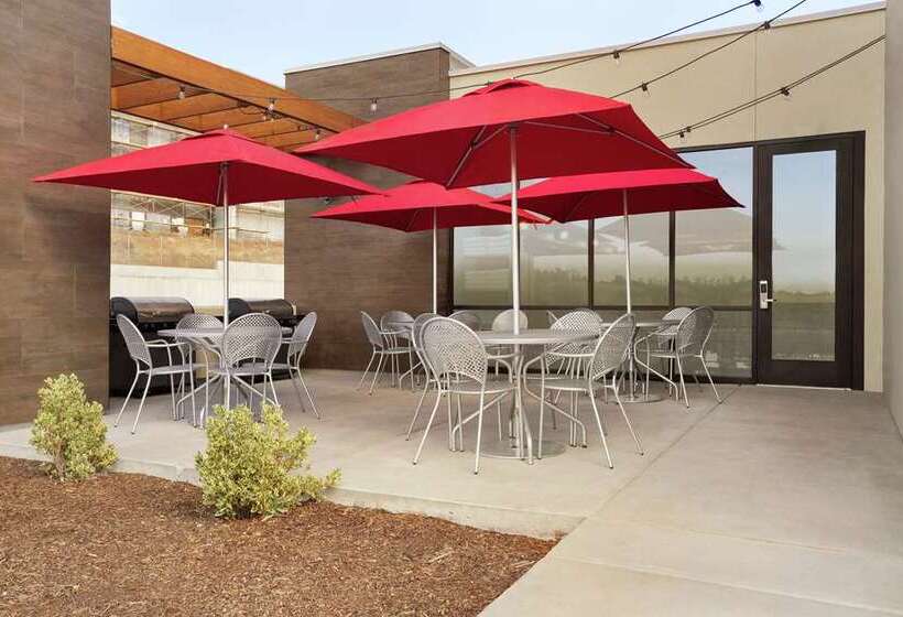 هتل Home2 Suites By Hilton Elko