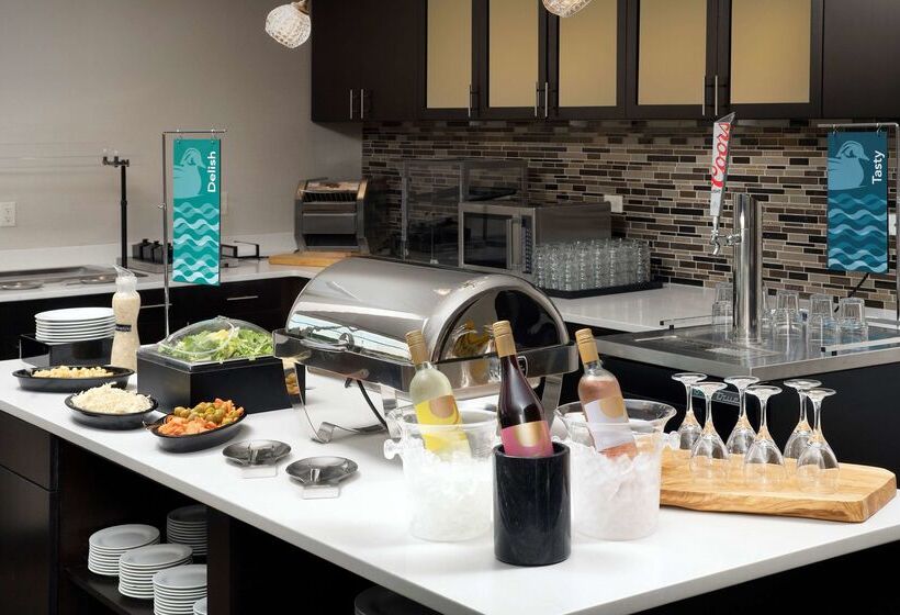 هتل Homewood Suites By Hilton Kansas City Speedway