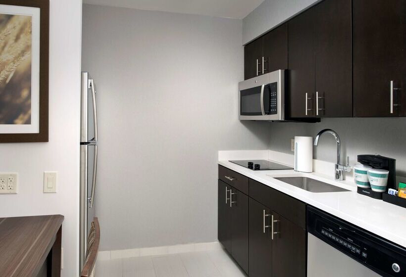 هتل Homewood Suites By Hilton Kansas City Speedway