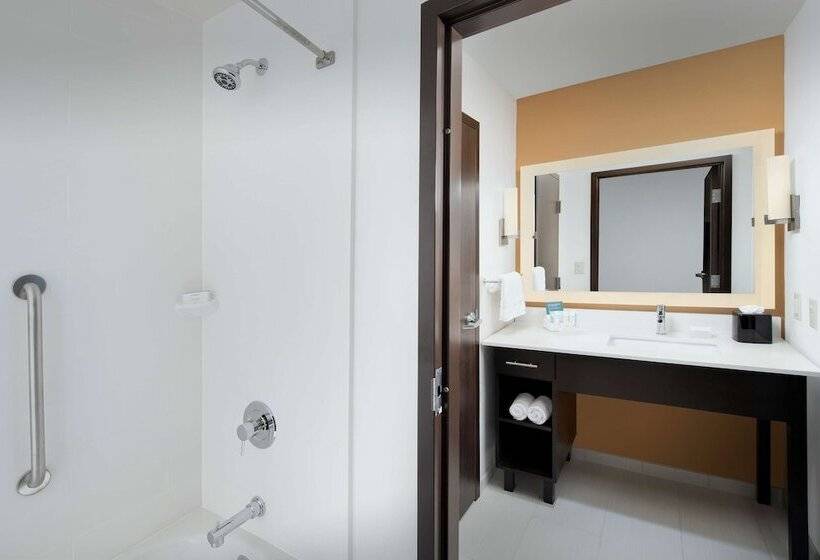 هتل Homewood Suites By Hilton Kansas City Speedway