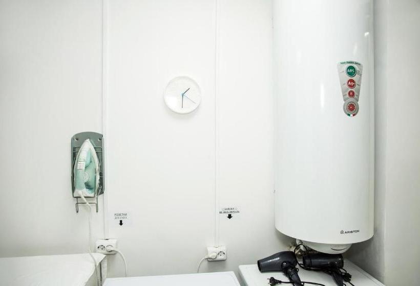 בית מלון כפרי Clever Hostel