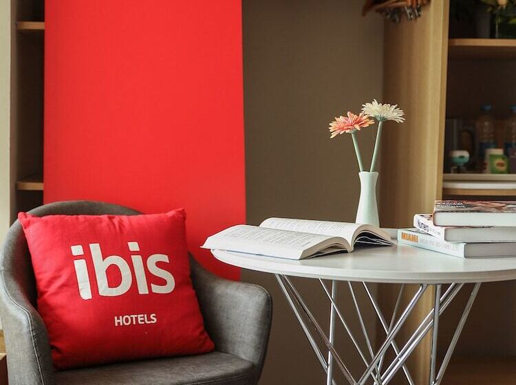 هتل Ibis Chengdu Meizhou Center