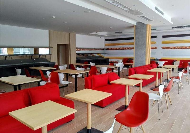 هتل Ibis Chengdu Meizhou Center