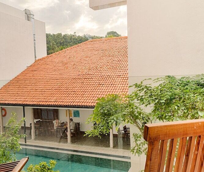 هتل J, Unawatuna