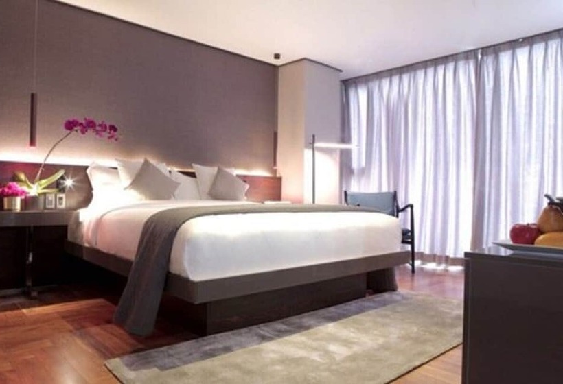 Отель Ramada Encore By Wyndham Makati