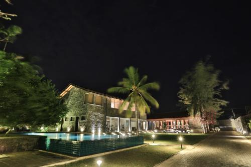 هتل Regenta Arie Lagoon Negombo
