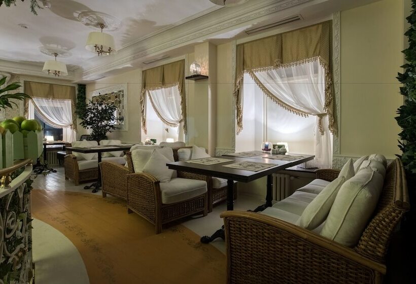 هتل Sadovnicheskaya
