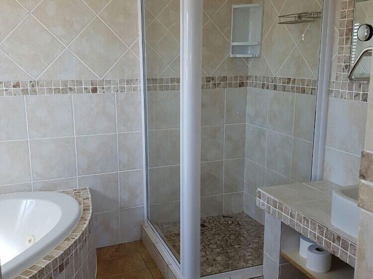 هتل Seagulls Guest House