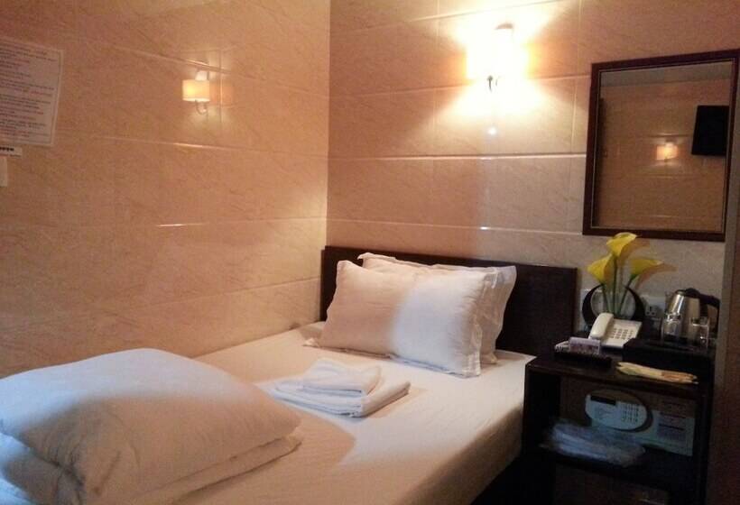 هتل Smiley Inn