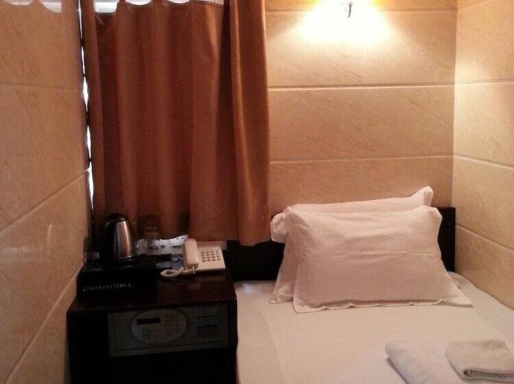 هتل Smiley Inn