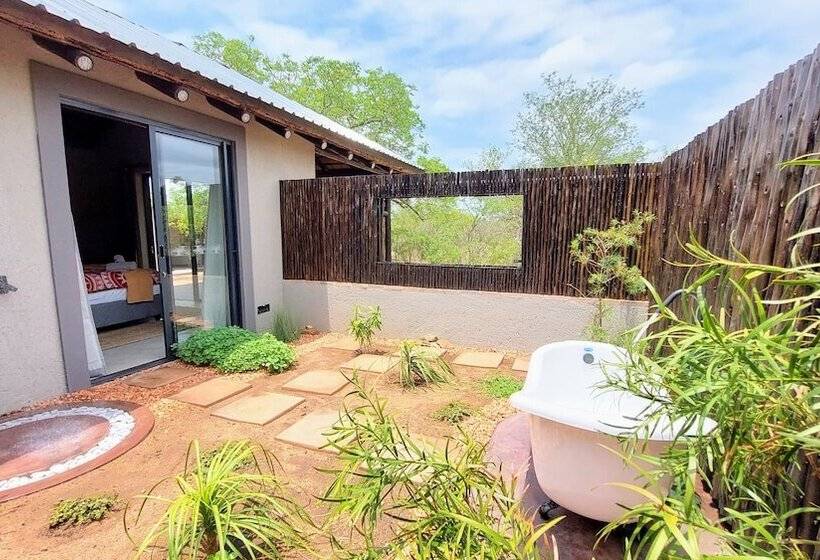 فندق The Baobab Bush Lodge, No Self Catering