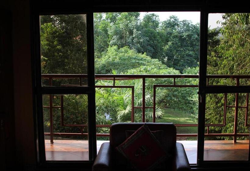 هتل Governors Club