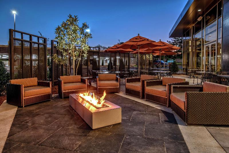 Отель Hilton Franklin Cool Springs