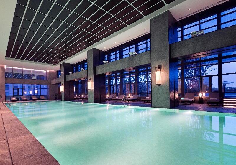هتل Hualuxe Wuhu, An Ihg