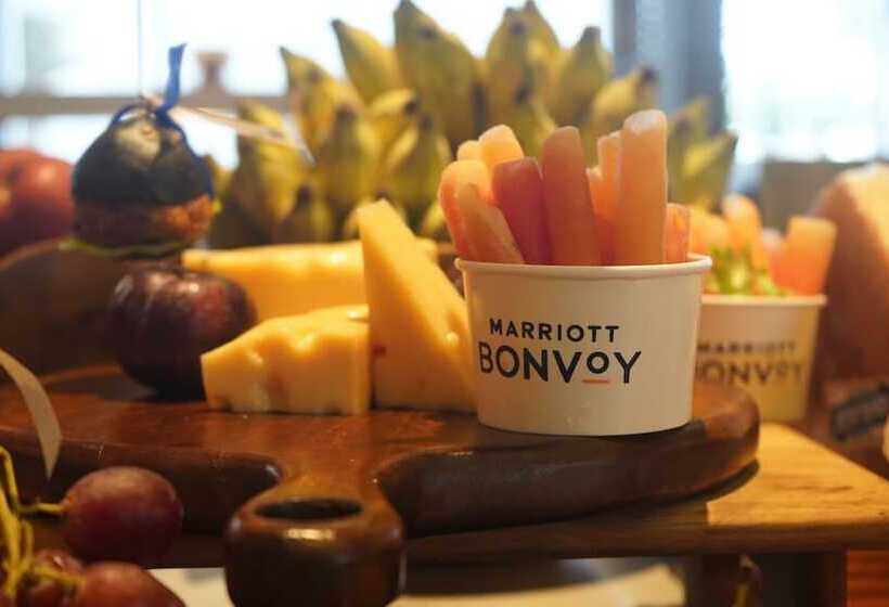 هتل Sheraton Grand Chennai Resort & Spa