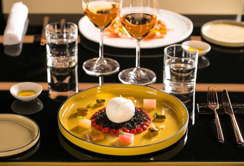 The Pantheon Iconic Rome Hotel, Autograph Collection