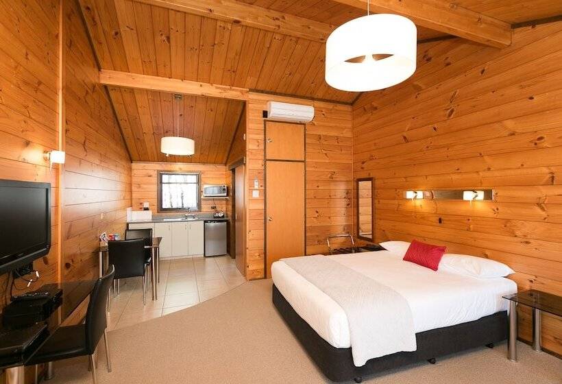 Lockwood Manor Motel
