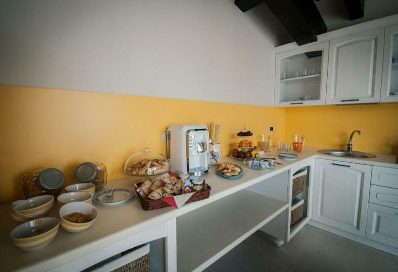 هتل B&b I Fiori Del Mare