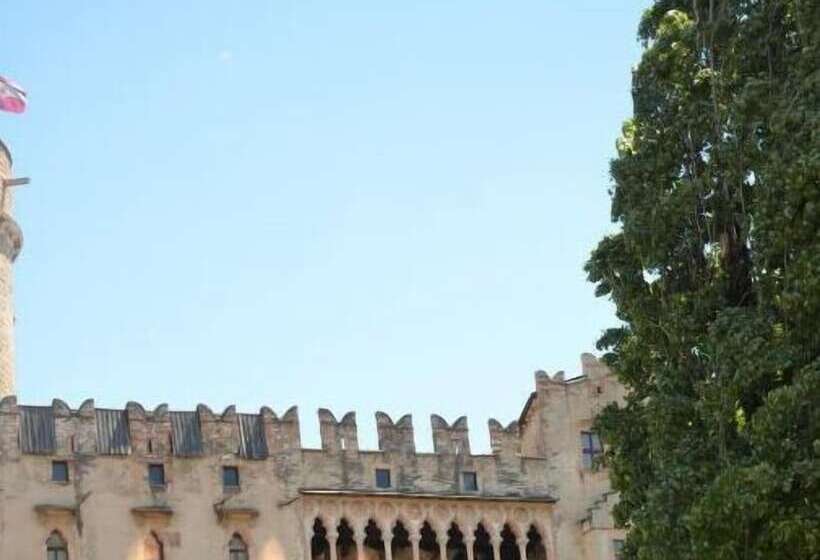 هتل B&b La Loggia Del Castello