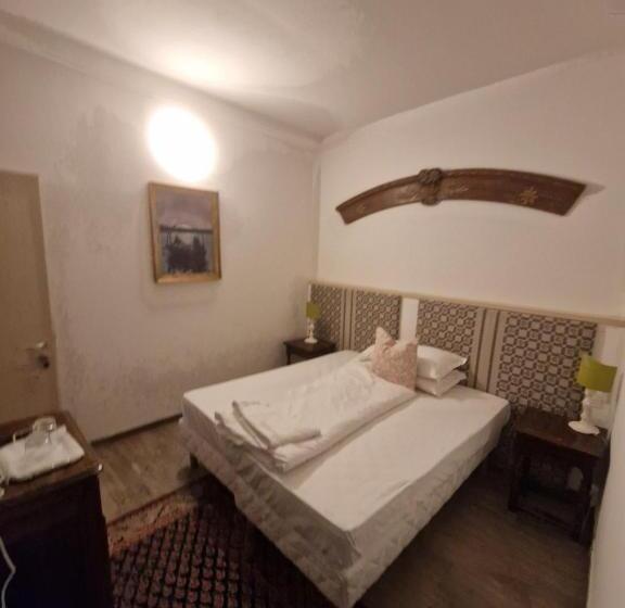 هتل B&b La Loggia Del Castello