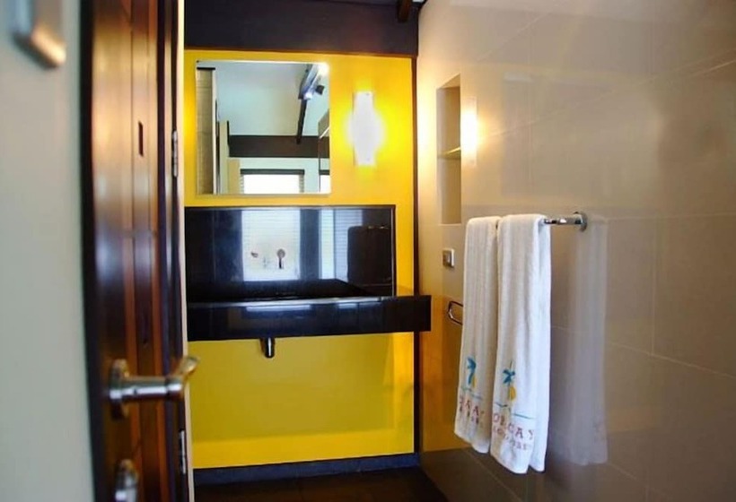 בית מלון כפרי Boracay Beach Houses