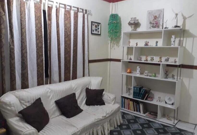 בית מלון כפרי De Hagan Transient Baguio City