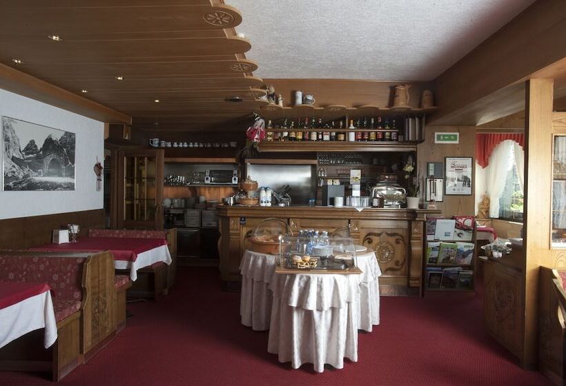 هتل Garni Dello Sportivo