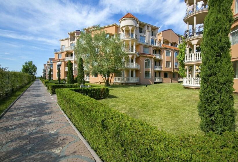 هتل Hacienda Beach Resort