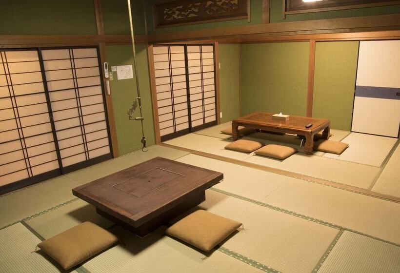 فندق Jhoppers Kumano Yunomine Guesthouse