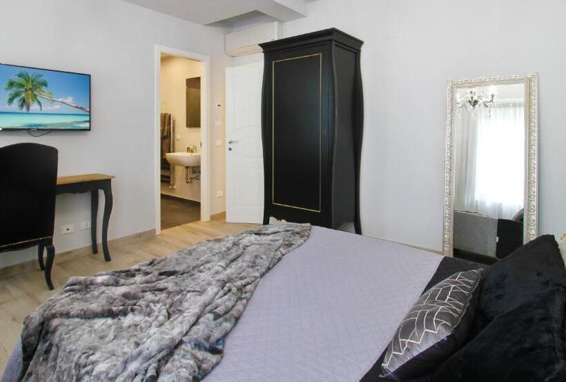 هتل Lucca In Chic   No Ztl   Free Parking   Old City At 10min By Walk