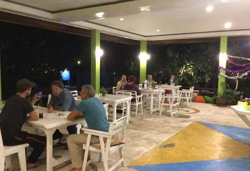 فندق Phayam Coconut Beach Resort