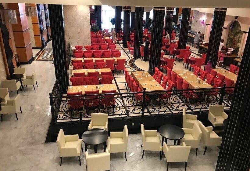 هتل Red Castle