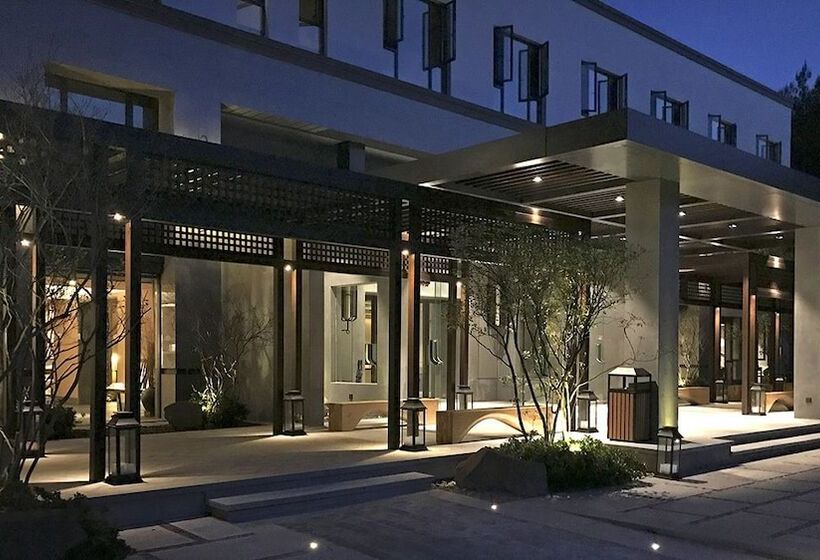 בית מלון כפרי The Lucid Resort