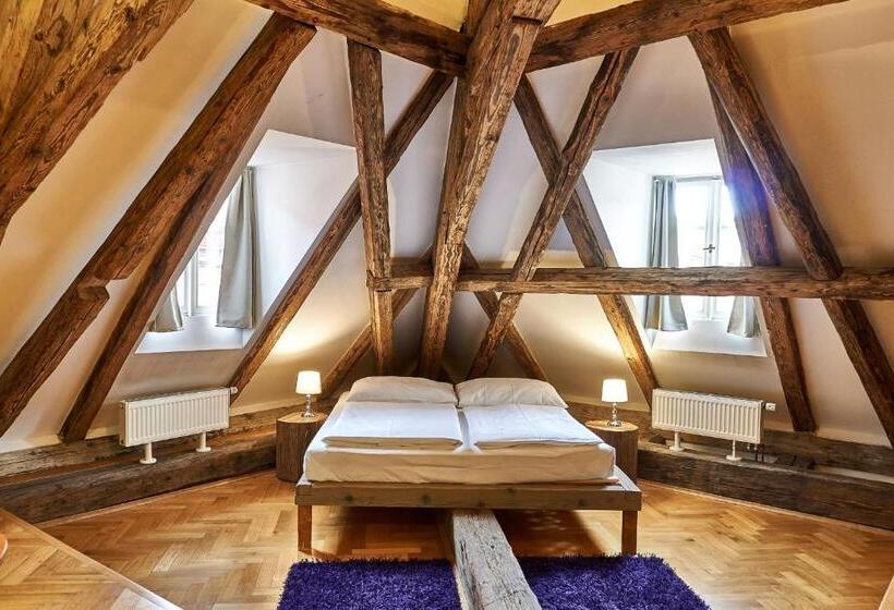 Fotos del hotel Three Golden Crowns Apartments:  42