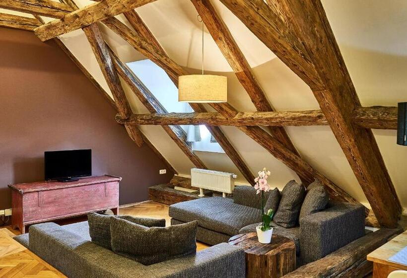 Fotos del hotel Three Golden Crowns Apartments:  44