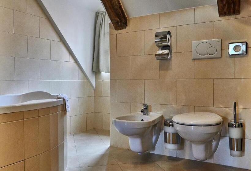 Fotos del hotel Three Golden Crowns Apartments:  31