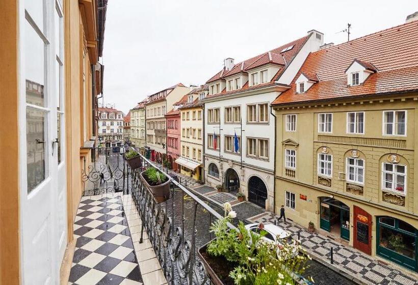 Fotos del hotel Three Golden Crowns Apartments:  27