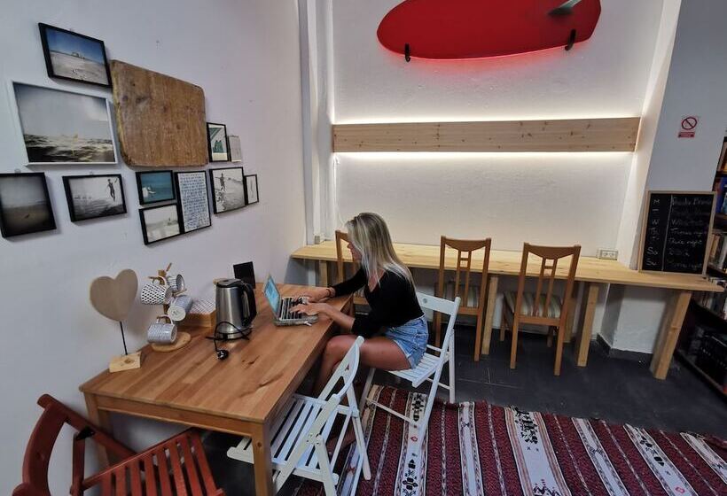La Ventana Azul Surf Hostel