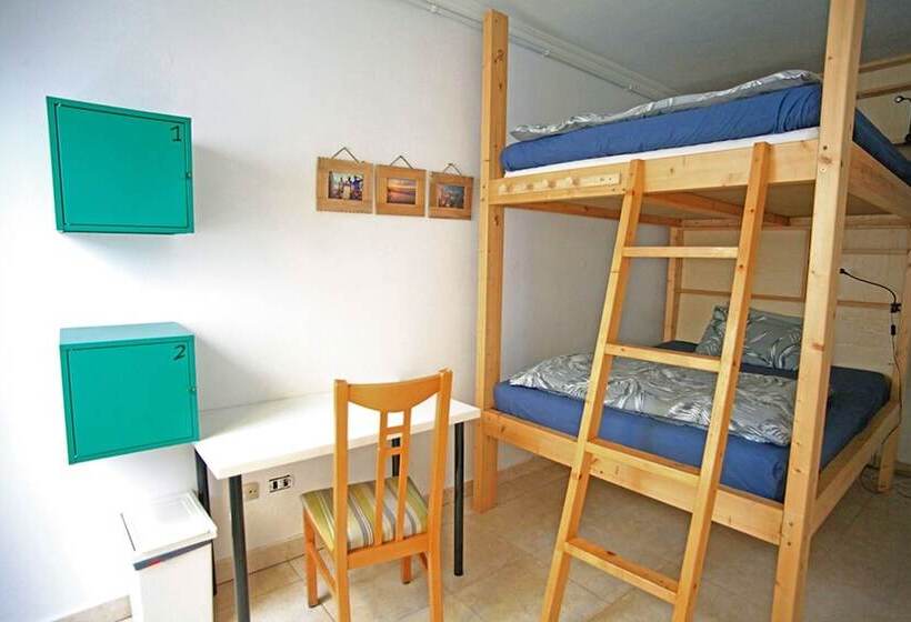 La Ventana Azul Surf Hostel