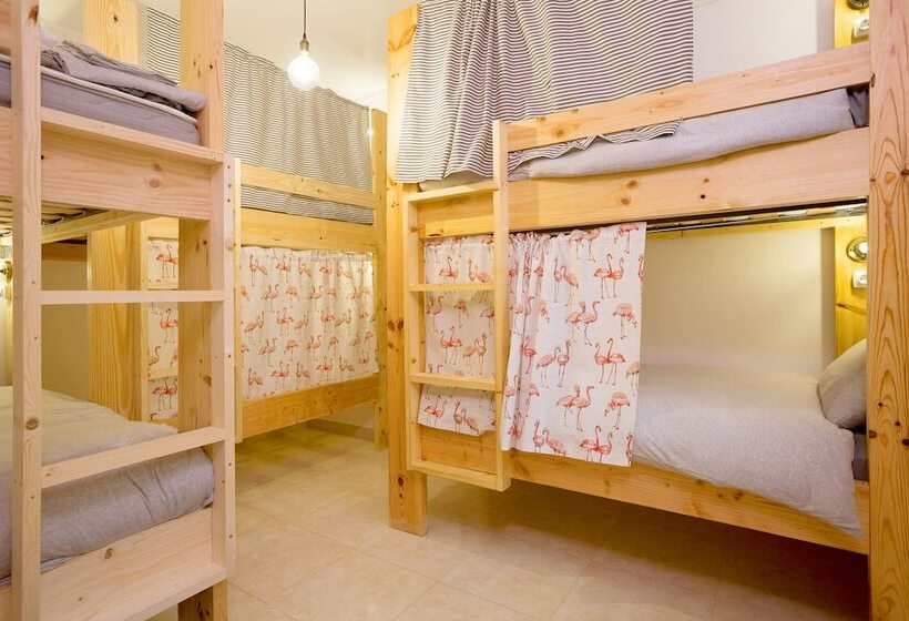 La Ventana Azul Surf Hostel