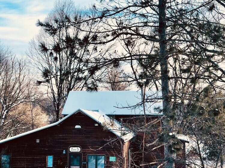فندق Artha Bed And Breakfast