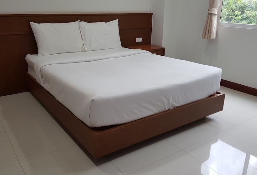فندق Chutchawan Apartment