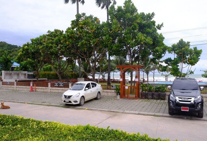 هتل Fah Talay Resort