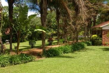 هتل Hillside Manor