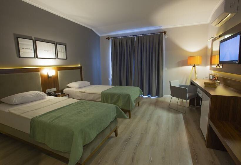 Hma Hotel & Suites