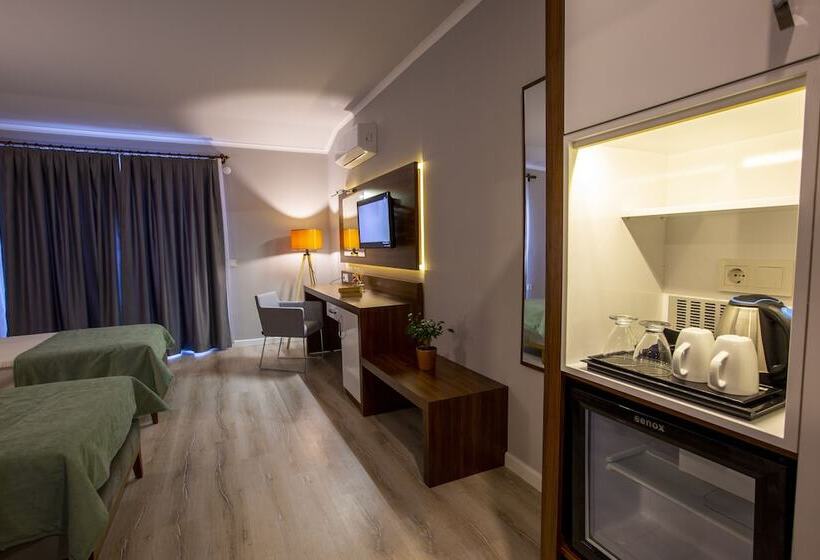 Hma Hotel & Suites