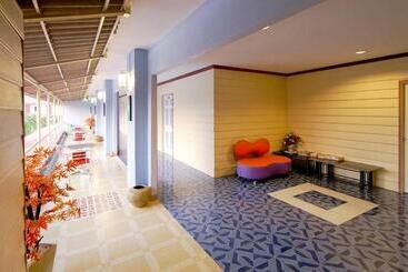 هتل Homeland Resort