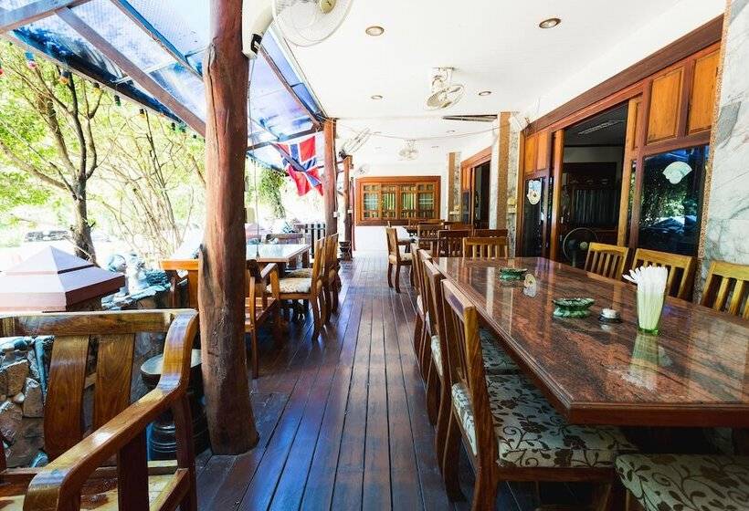 Otel Lert Prasert House